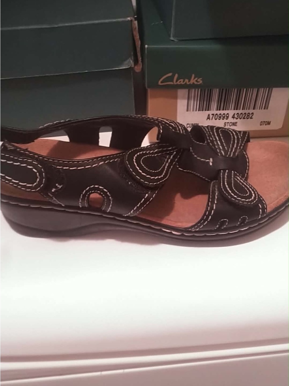 Clarks Women’s Black Sandal with Decorative Stitching